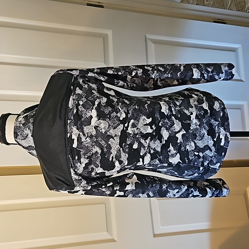 Winter Zip Up - Picture 5 of 6